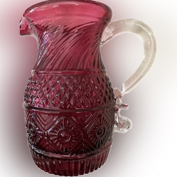 Hand Blown Glass - Bennington Pilgrim Cranberry
Glass Vng  Creamer never… - Picture 1 of 4